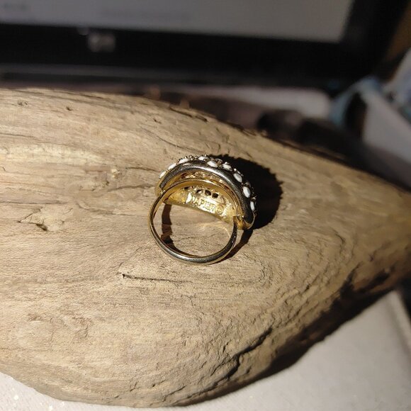 Napier Ring White Cabochons Size 7 Vintage MCM Gold Tone Retro Statement Jewelry - Picture 15 of 15